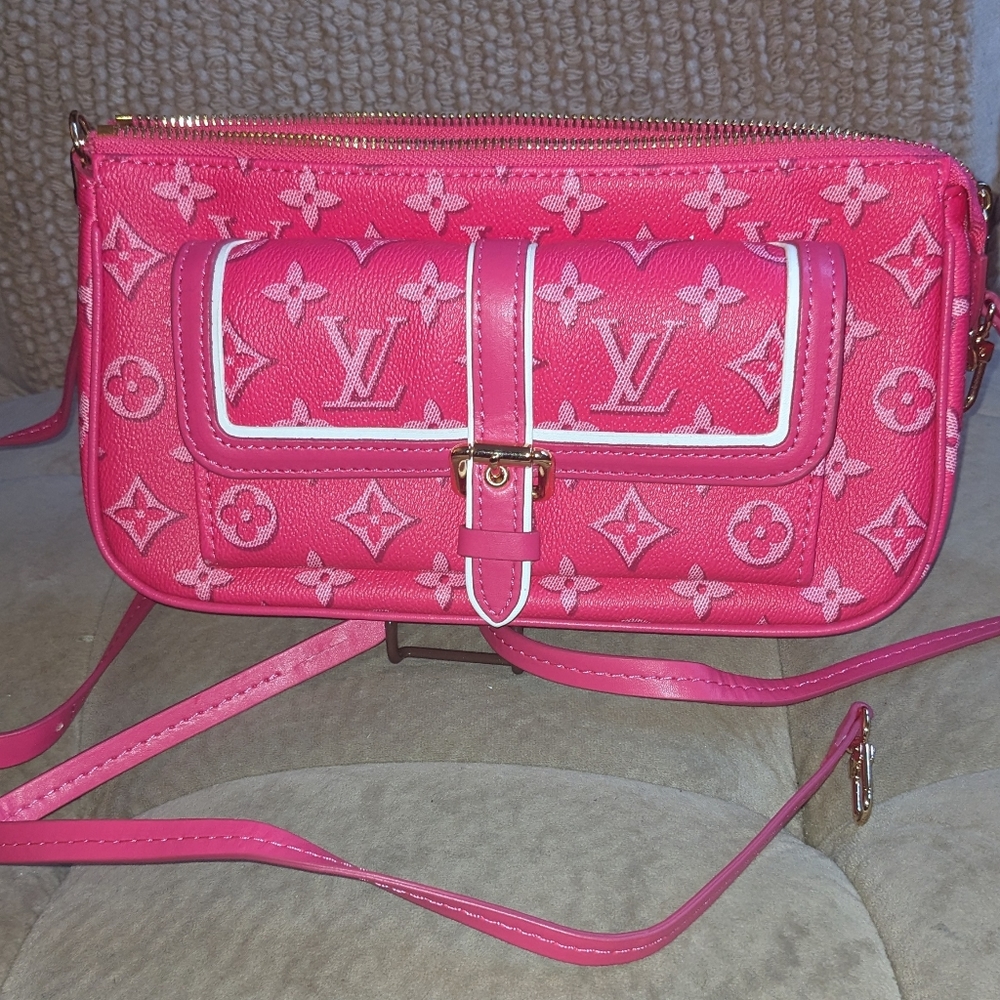 Louis Vuitton Monogram pochette